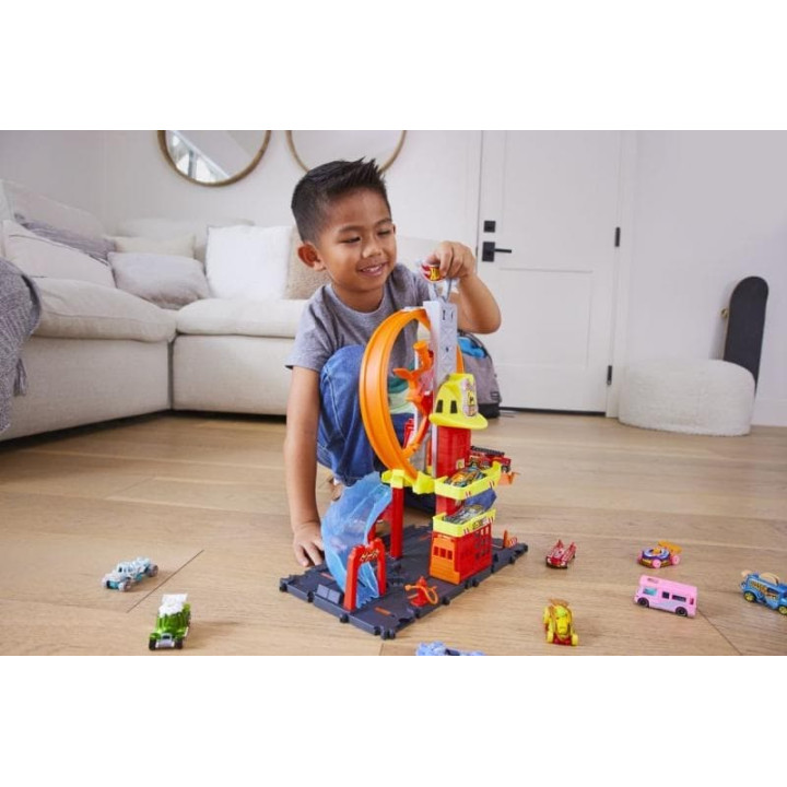 Hot Wheels City Super hasičská stanice se smyčkou