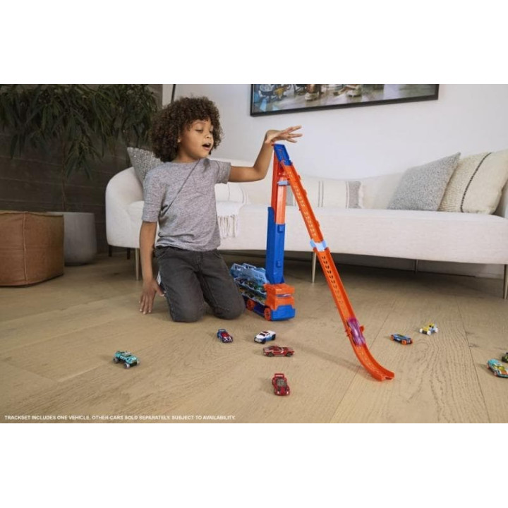 Hot Wheels Tahač s vysokou dráhou