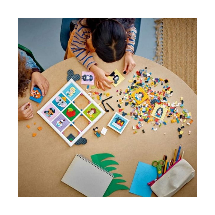 Lego® 43221 100 let oblíbených animovaných postav Disney