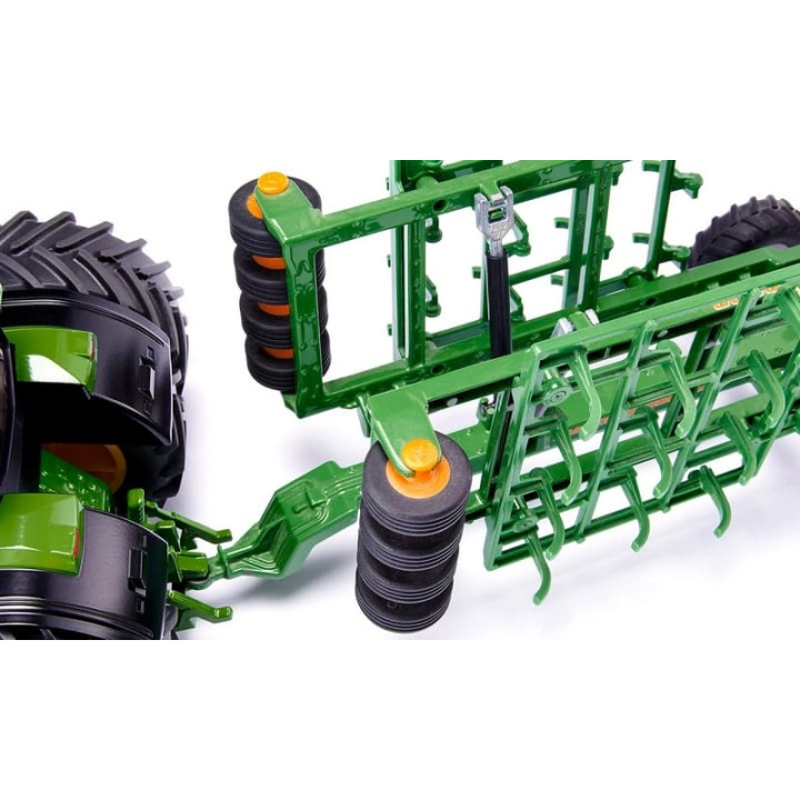 SIKU Farmer 2069 - půdní podmítač za traktor