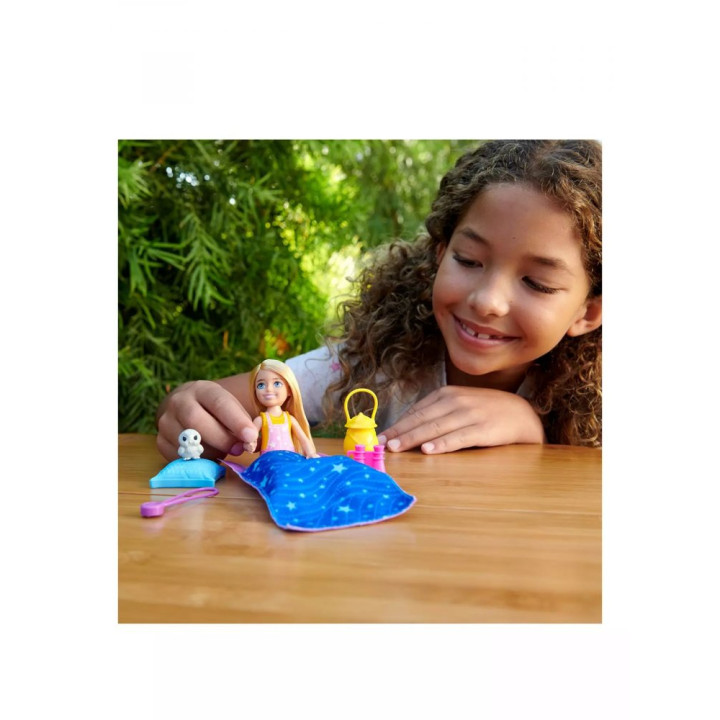 Barbie Dreamhouse Adventure kempující Chelsea