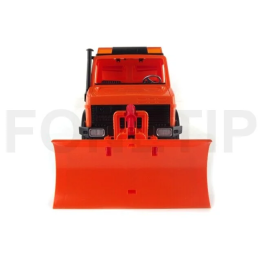 Bruder 2572 Mercedes Unimog pro zimní práce s radlicí - sypač