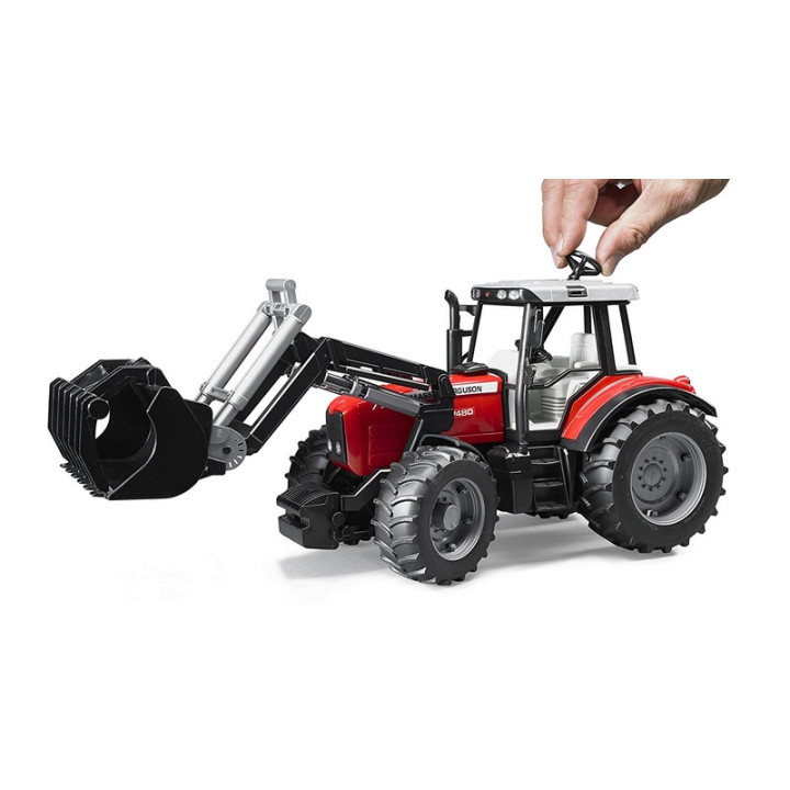 Bruder 2046 Massey Ferguson 7480 s čelním nakladačem a přepravníkem klád