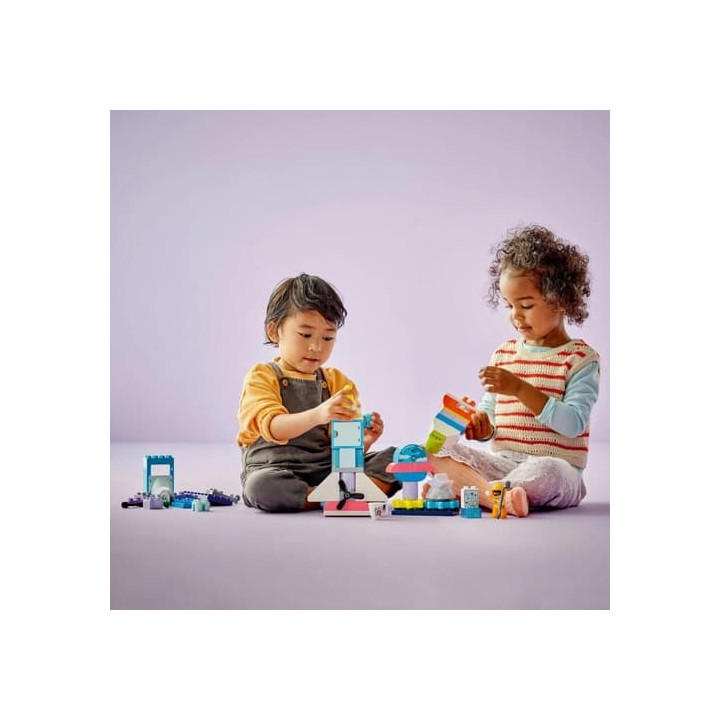 Lego DUPLO 10422 Vesmírné dobrodružství s raketoplánem 3 v 1