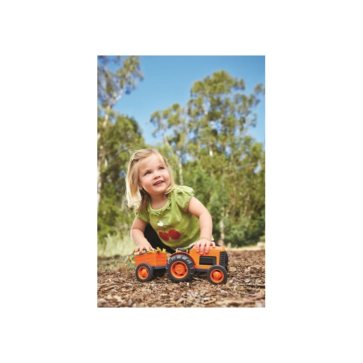 Green Toys Traktor s vlečkou oranžový