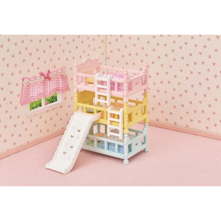 Sylvanian Families - Třípatrová postel se skluzavkou