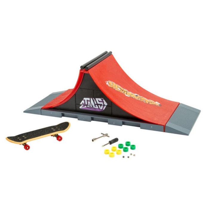 Prstový skateboard s rampou