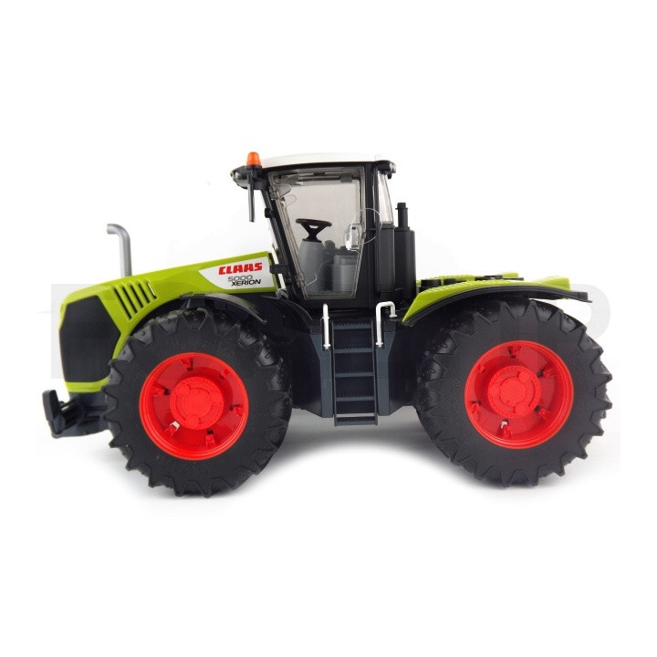 Bruder 3015 Traktor CLAAS Xerion 5000