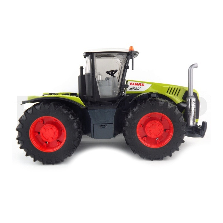 Bruder 3015 Traktor CLAAS Xerion 5000
