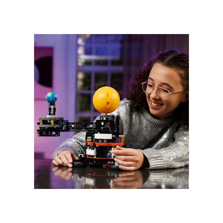 Lego Technic 77049 Planeta Země a Měsíc na oběžné dráze