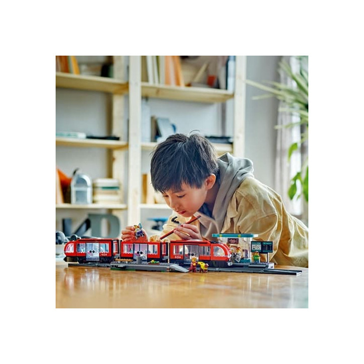 Lego 60423 Tramvaj a zastávka v centru města