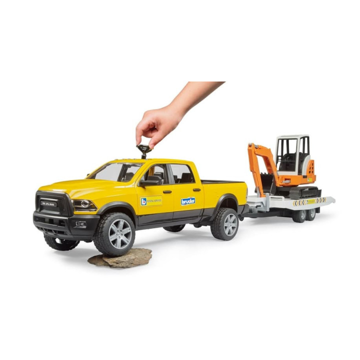 Bruder 2546 Terénní servisní auto RAM s minibagrem