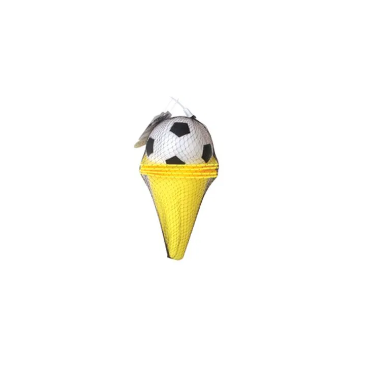Kužele s fotbalovým míčem