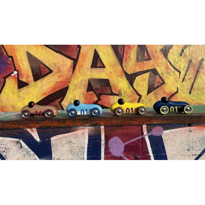 Vilac Dřevěné auto Old Sport Compet žluté