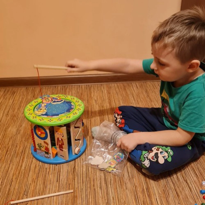 Interaktivní senzorická vzdělávací dřevěná kostka 11v1