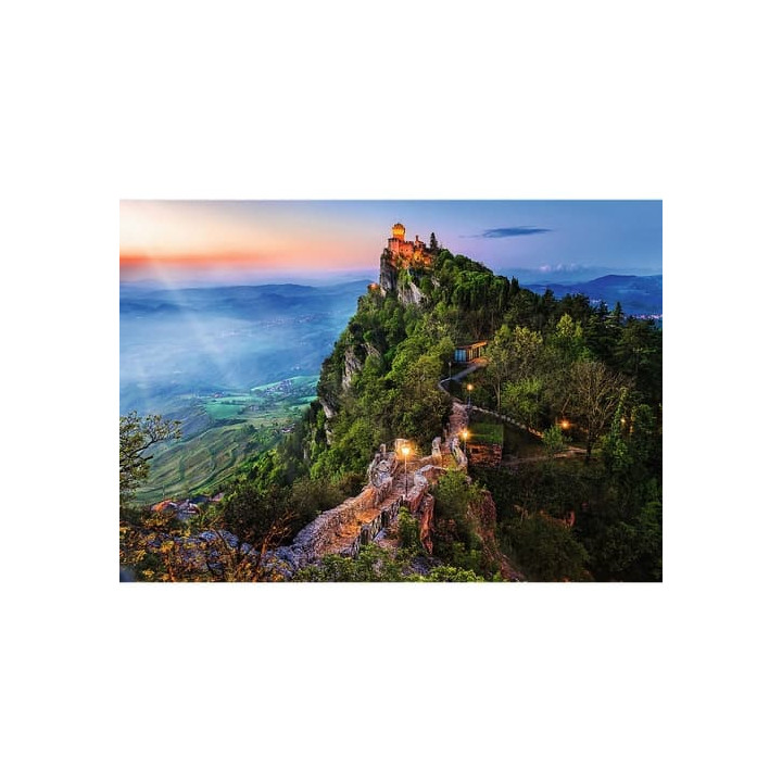 Puzzle Premium Plus - Photo Odyssey: Cesta Tower,San Marino 1000 dílků 68,3x48cm v krabici 40x27x6cm
