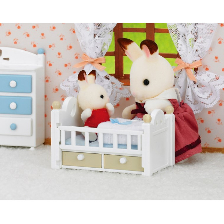 Sylvanian Families - Baby králík v postýlce