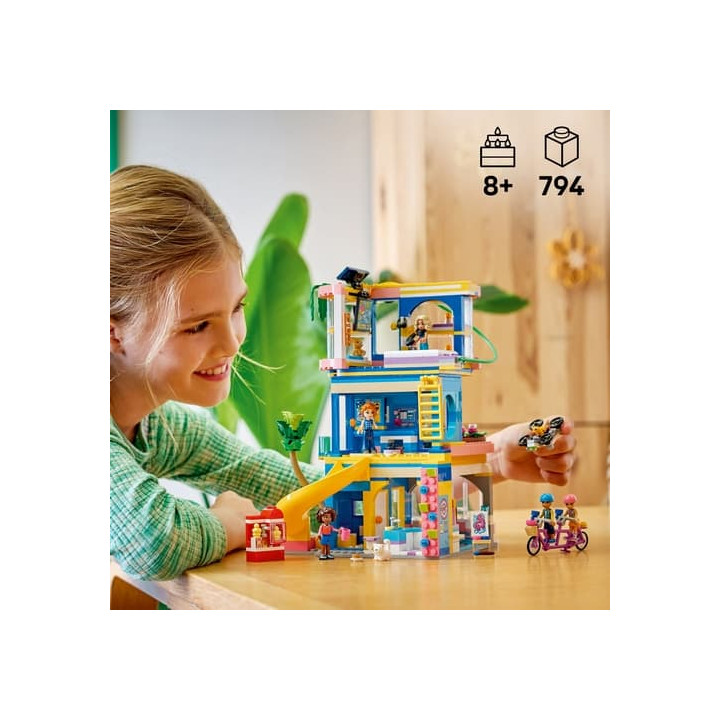 LEGO® Friends 42689 Klubovna pro kamarády v městečku Heartlake