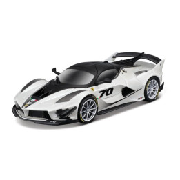 Bburago - RACING, Ferrari FXX-K EVO 2017 v dekorativním boxu, 1:43