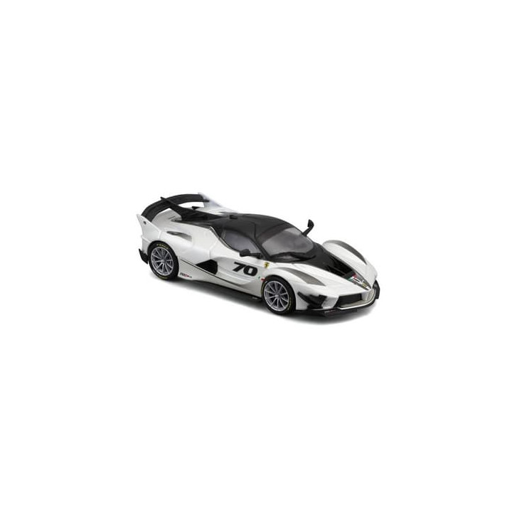 Bburago - RACING, Ferrari FXX-K EVO 2017 v dekorativním boxu, 1:43