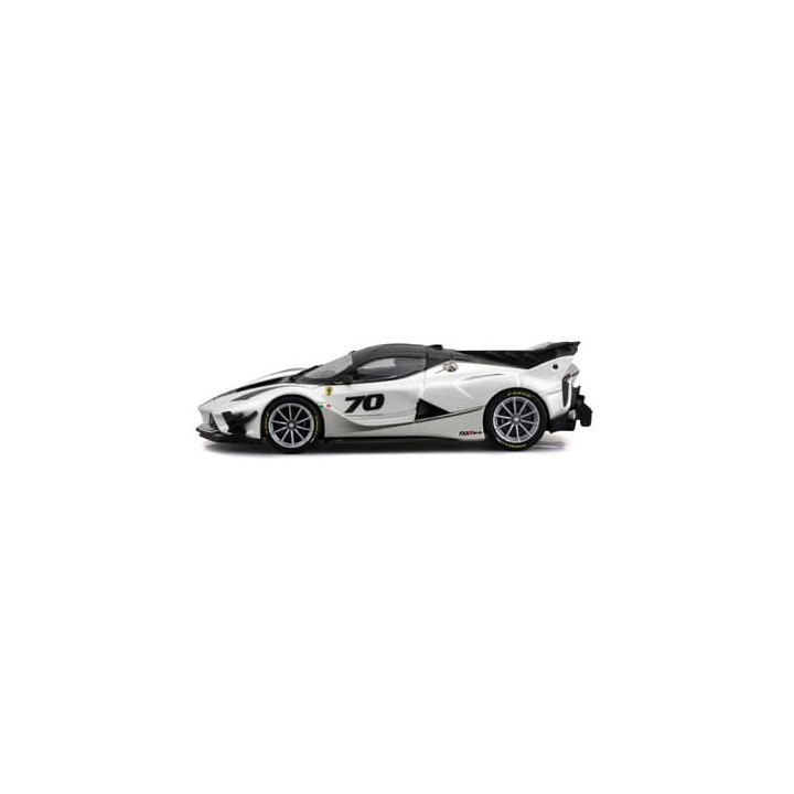 Bburago - RACING, Ferrari FXX-K EVO 2017 v dekorativním boxu, 1:43