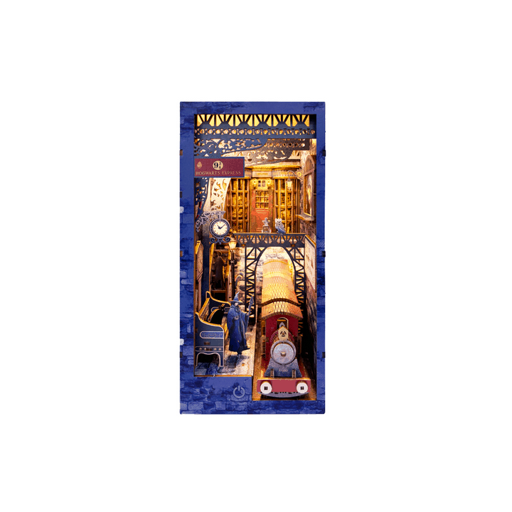 2Kids Toys 3D skládačka Zarážka na knihy Miniatura domečku Magické nádraží