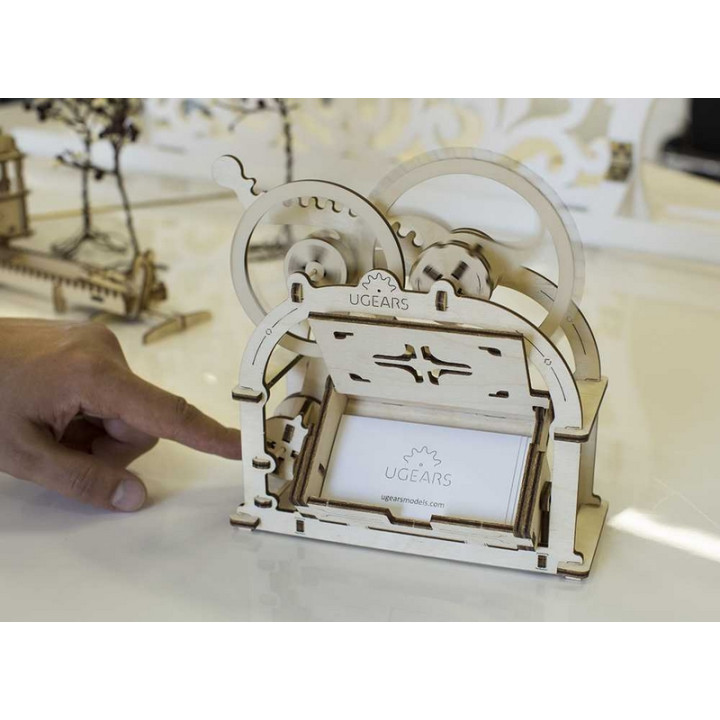 Ugears 3D dřevěné mechanické puzzle Box na vizitky