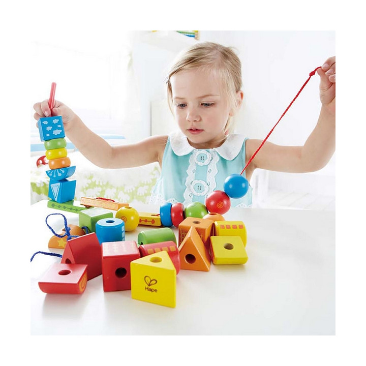 Hape Navlékací korále z geometrických tvarů