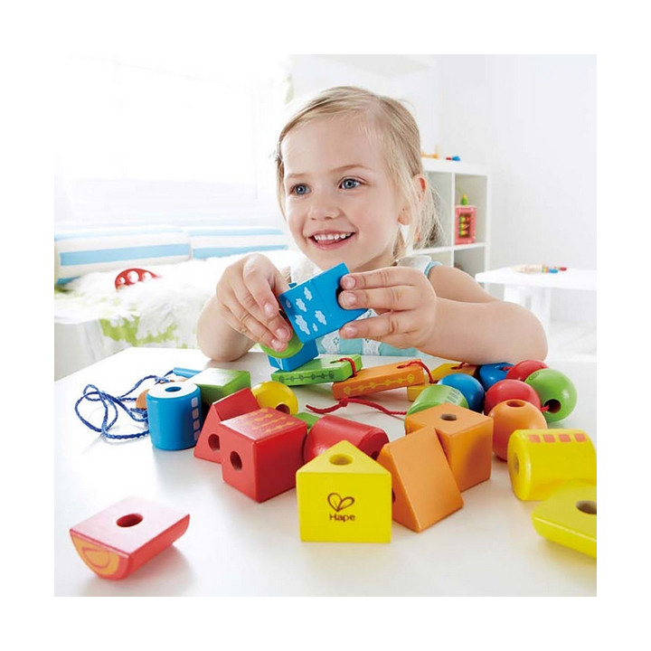 Hape Navlékací korále z geometrických tvarů