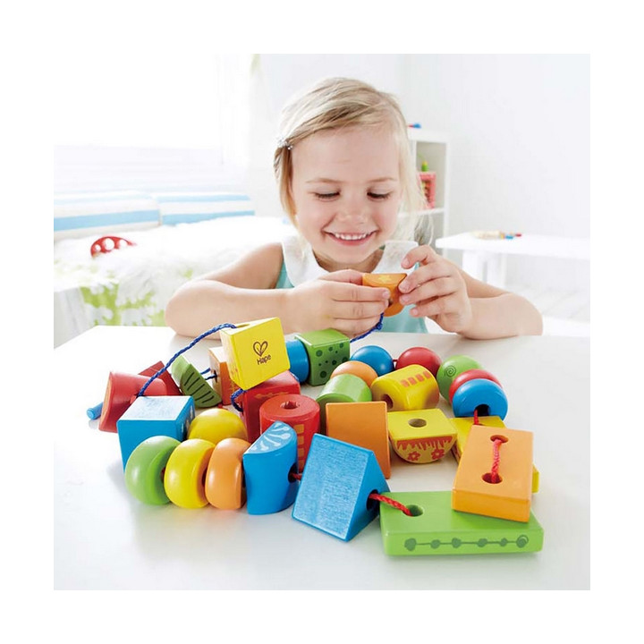 Hape Navlékací korále z geometrických tvarů