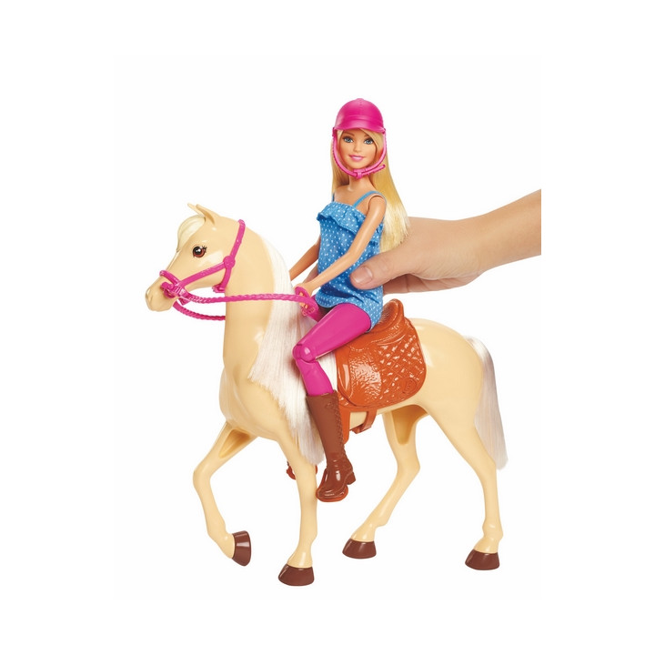 Barbie panenka s koněm