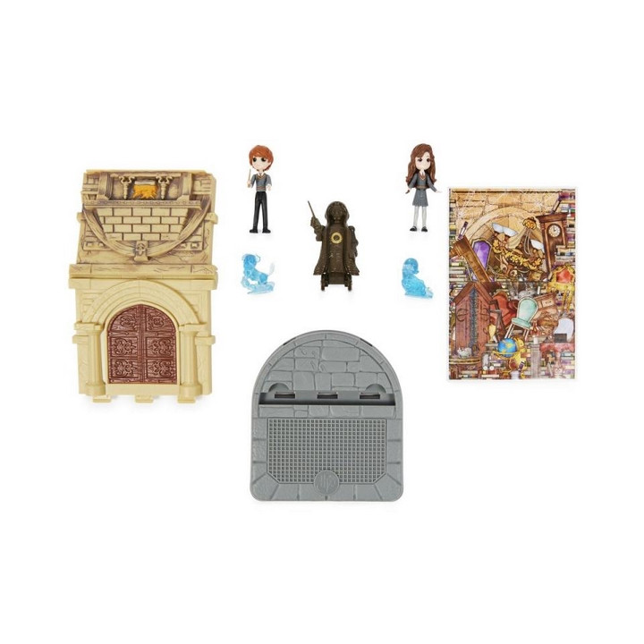 Harry Potter - komnata nejvyšší potřeby s figurkami